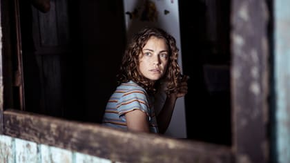 Dolores Fonzi en La patota