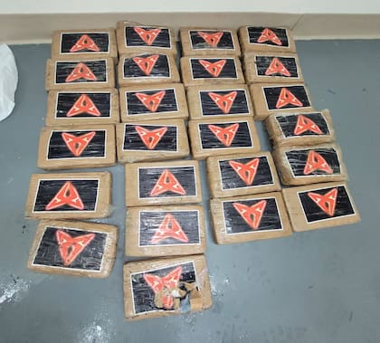 La Patrulla Fronteriza incautó 25 paquetes de cocaína valuados en más de un millón de dólares