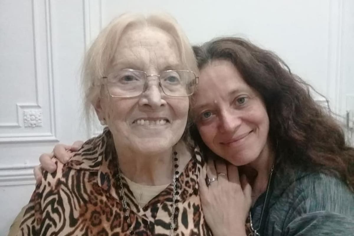 La pediatra Fernanda Mariotti con su madre