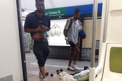 La pelea se dio entre dos vendedores de paltas.