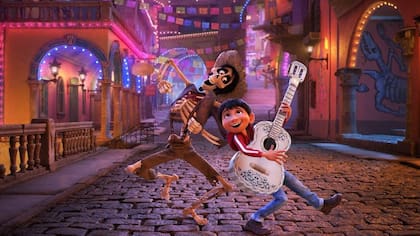 La película Coco fue creada como inspiración del Día de Muertos en México y en algunos desfiles tocarán su música