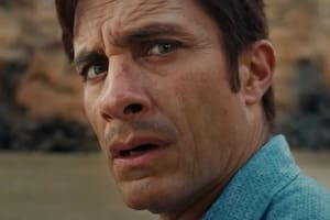 La película que llega a Netflix y que cambiará tu visión sobre la playa. Captura/Viejos (2021)