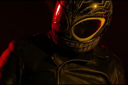 La película retoma los ingredientes propios del cine de terror de los 80, con un suspenso de vuelo rasante y algo del giallo italiano