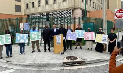 La People Acting for Community Together denuncia la injusticia de los arrestos innecesarios en el condado de Miami-Dade por multas de tráfico no pagadas