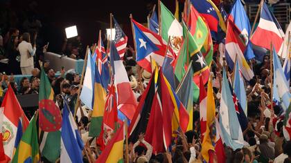 La Pequeña Habana, en Miami, foco de festejos por la histórica actuación de Bad Bunny en el Super Bowl