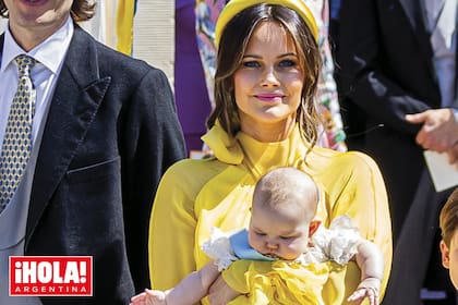 La pequeña Inés, que nació en febrero de este año, en brazos de su madre, la princesa Sofía de Suecia.