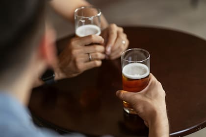 La pérdida de neuronas se acelera después de los 65 años, según el experto