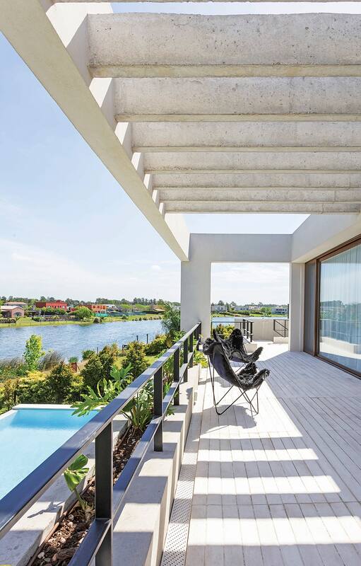 Vistas largas y fuelles verdes. Una casa en Tigre hilvana con personalidad ambientes y entorno