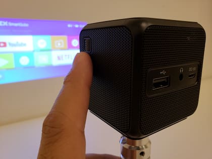 La perilla para realizar el foco de la imagen del proyector