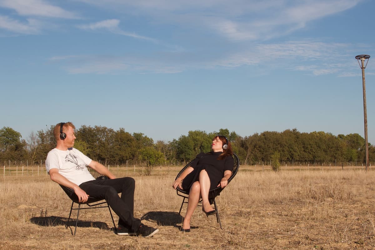 La periodista argentina Carolina Podestá y el curador inglés Andy Footner, los fundadores de Le Son 7