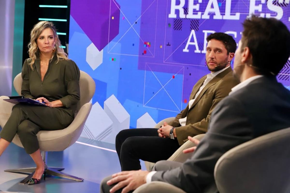 La periodista de LA NACION Carla Quiroga con Iván Chomer (Dividenz y Grupo Chomer), Santiago Isern (Cushman & Wakefield) y Alejandro Winokur (Newmark Argentina)