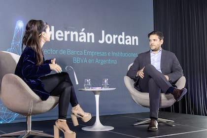La periodista Delfina Galarza y Hernán Jordán, director de Banca Empresas e Instituciones en BBVA.