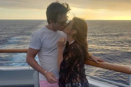 La periodista festejó tres años de amor con su novio, Martín Bisio