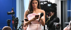 La joven estrella de CNN que se convirtió en el blanco preferido de Trump y sorprende con su reacción