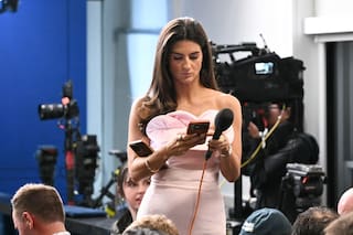 La joven estrella de CNN que se convirtió en el blanco preferido de Trump y sorprende con su reacción