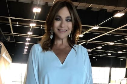 La periodista Lorena Maciel tuvo que ser operada de las cuerdas vocales tras la aparición de unas manchas blancas.