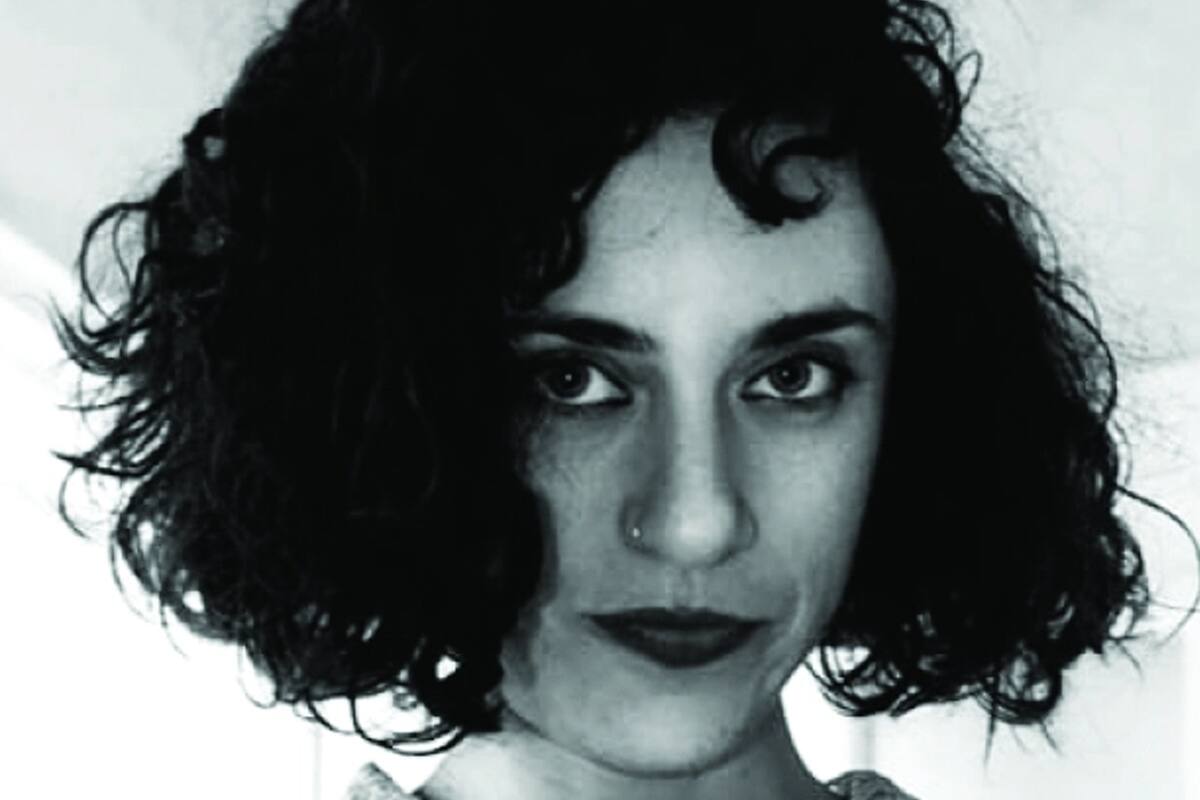 La periodista y escritora Leila Sucari publicó un libro de crónicas íntimas.