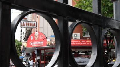 ''''La Perla'''' quedó reducido a una sucursal de la cadena de pizzerias ''La Americana'' ''