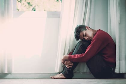 La persona ansiosa e insegura sobredimensiona y sobrevalora los dichos de los demás y su pensamiento suele ser catastrófico con respecto a lo que otros hablan