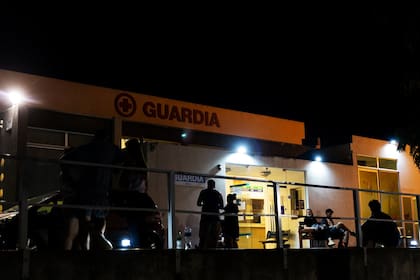 La persona que falleció fue identificada como Antonio Emilio Salinas, de 31 años. Murió luego de llegar al Hospital de Pinamar por politraumatismos.
