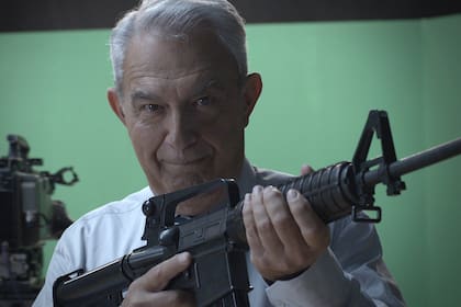 Trabajan con Lalo Mir, en La persuasión