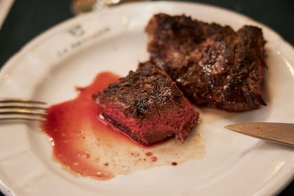 La pestaña se obtiene del tren del ojo de bife