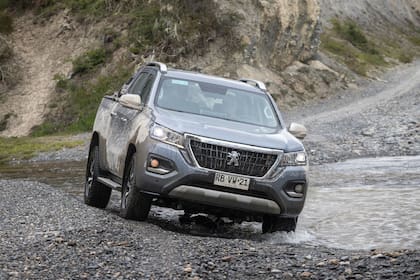 La Peugeot Landtrek mide 5,33 metros de longitud