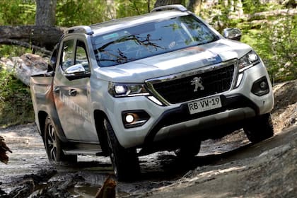 La Peugeot Landtrek respondió con holgura en un exigente circuito off-road