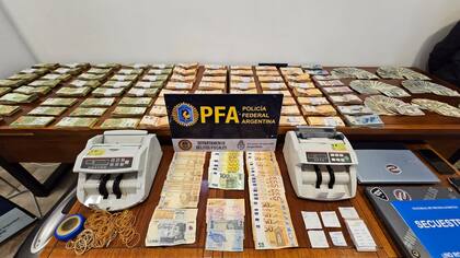 La PFA desarticuló un centro ilegal de venta de divisas (cueva) que operaba bajo la fachada de una inmobiliaria