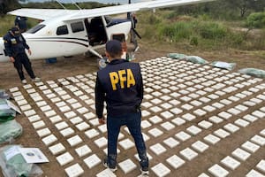 La PFA interceptó una avioneta con 442 kilos de cocaína