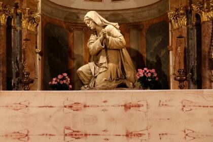 La pieza de lienzo se encuentra en la Catedral de San Juan Bautista en Turín