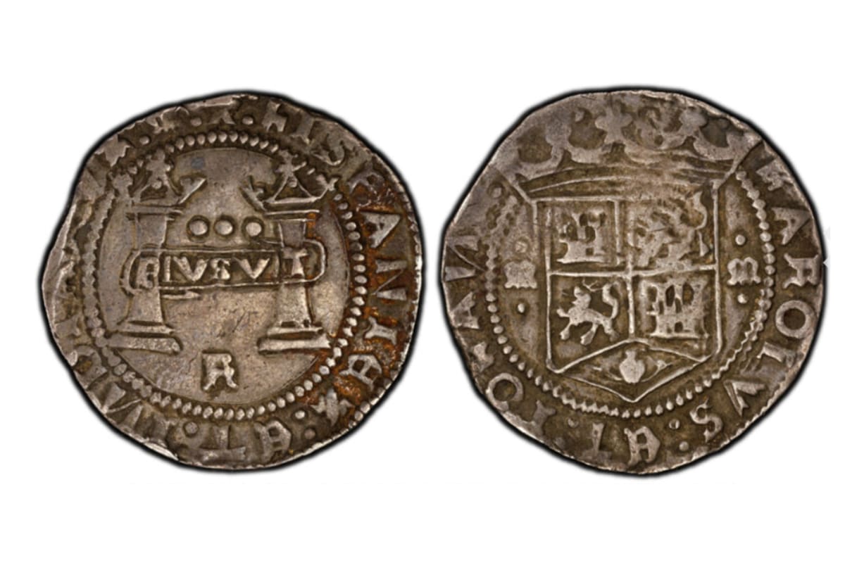 La pieza, emitida entre 1536 y 1538 en la Casa de Moneda de Ciudad de México, es una de las pocas no recuperadas de un naufragio