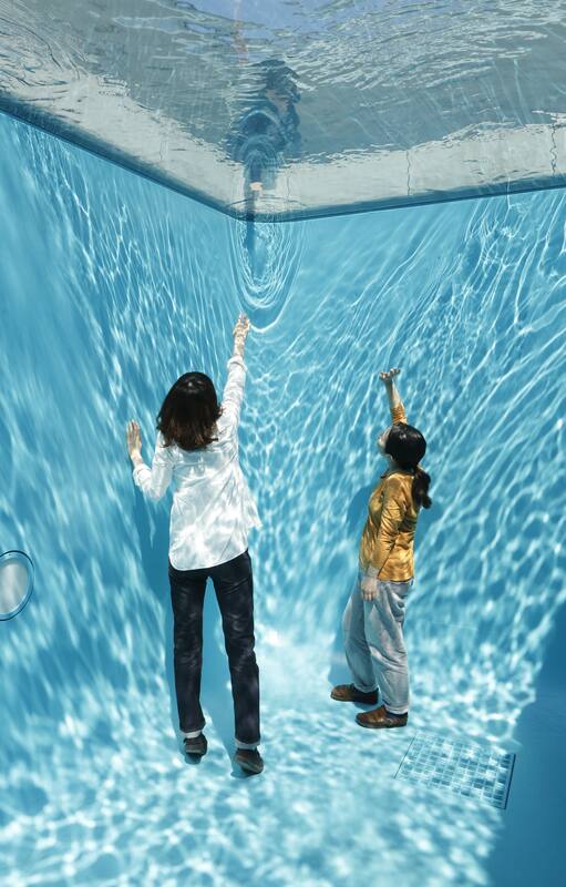 Detalle de La pileta (1999), Leandro Erlich