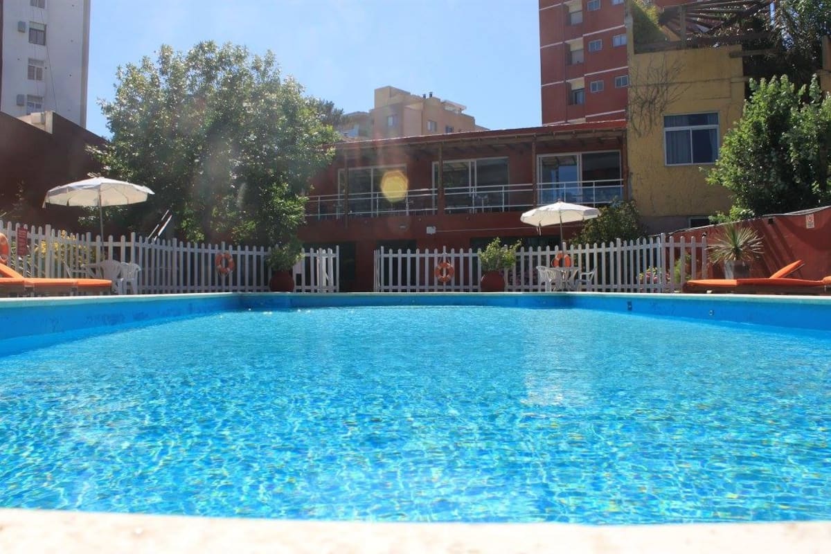 La pileta del Apart Hotel Dubrovnik.