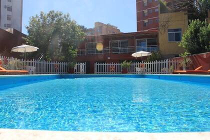 La pileta del Apart Hotel Dubrovnik.