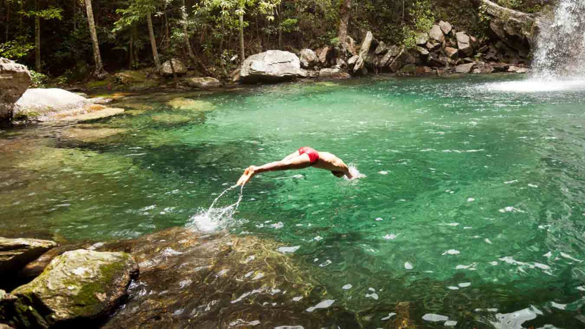 La pileta natural que forma la cascada Santa Bárbara.