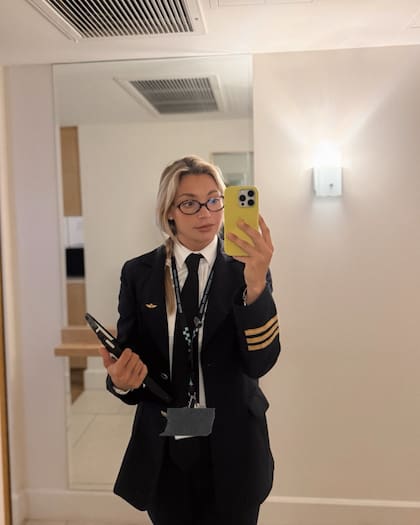 La piloto española trabaja al mando de un Airbus A330 y acumula casi ocho años de experiencia (Foto: Instagram savinapaul)