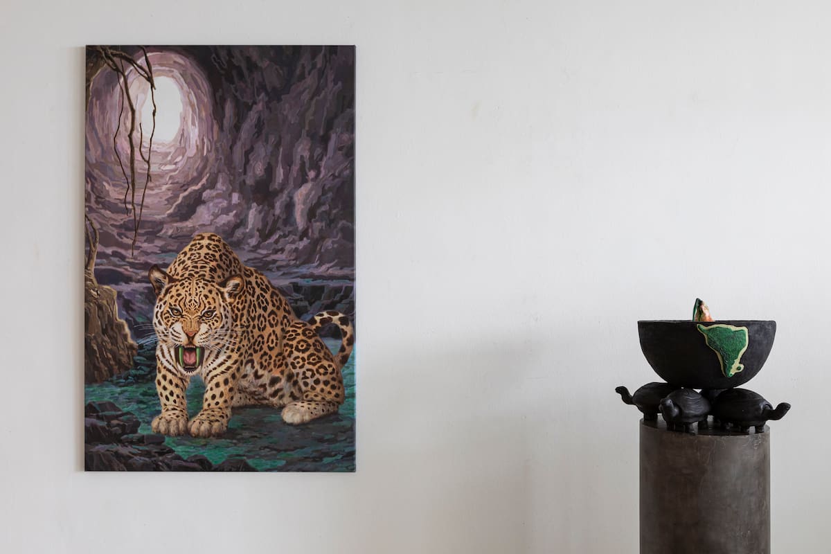 La pintura de la jaguar Acaí y la fuente "Arriba el sur", de Romina Orazi, esta última en homenaje a Nicolás García Uriburu