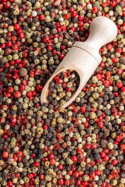 La piperina, componente de la pimienta negra, es clave para maximizar los beneficios de la curcumina