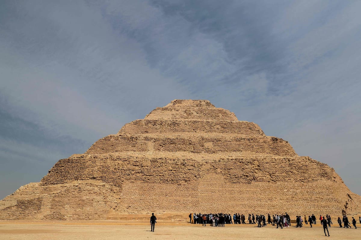 La pirámide de Djoser, la más antigua de Egipto, tiene una altura de 60 metros
