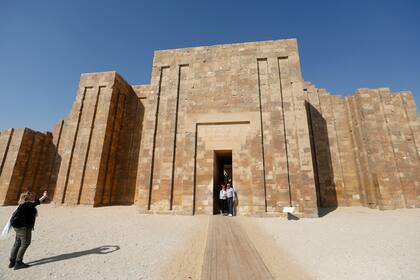 La pirámide escalonada de Djoser es la más antigua de Egipto; fue construida hace 4700 años, y ahora fue reabierta después de 14 años de restauraciones