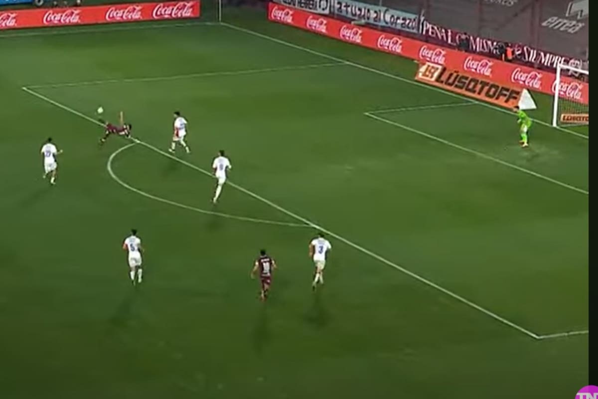 La pirueta de Walter Bou que finalizará en el 3-2 de Lanús ante Tigre: golazo impresionante