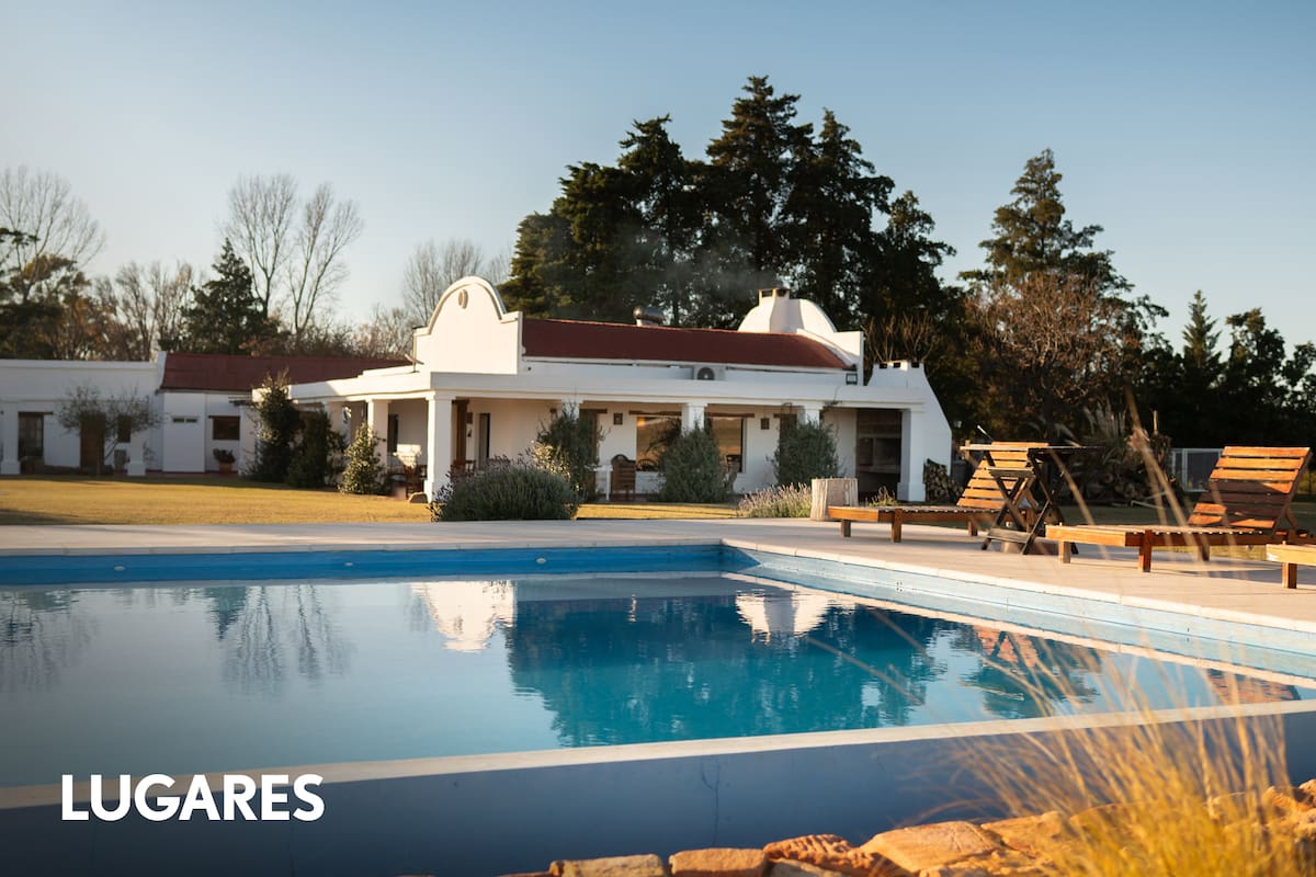 La piscina del casco es el mejor lugar para refrescarse los días de calor