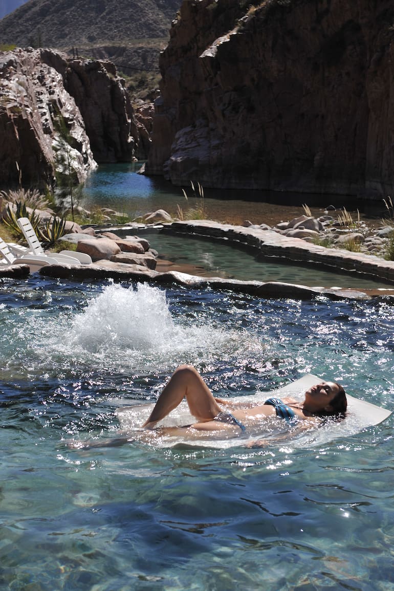 La piscina y la torre en la actualidad.