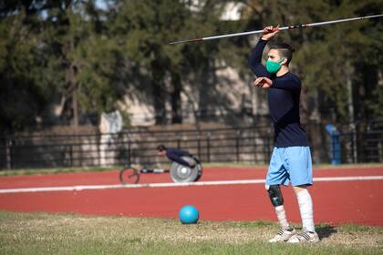 La pista de atletismo recuperó la actividad de los paradeportistas: lanzamiento de jabalina y carreras no convencionales, de nuevo en el Cenard.