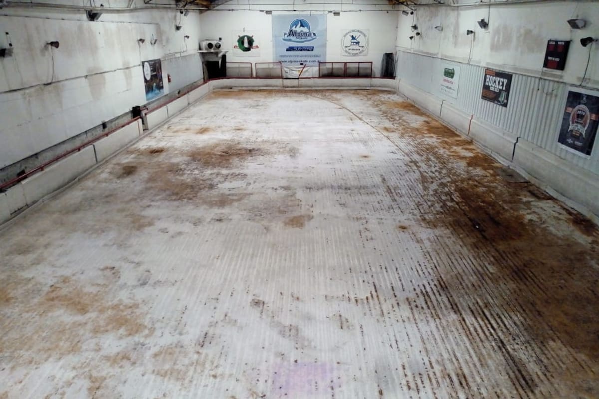 La pista de patinaje Alpina Skate cerró en marzo y nunca volvió a abrir. El domingo pasado los habitués del lugar visitaron por última vez el lugar