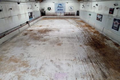 La pista de patinaje Alpina Skate cerró en marzo y nunca volvió a abrir. El domingo pasado los habitués del lugar visitaron por última vez el lugar