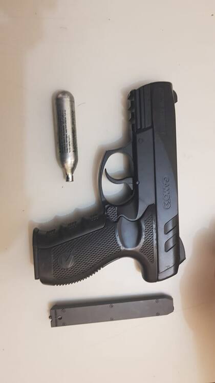 La pistola que llevaba Laje.