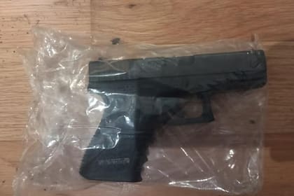 La pistola secuestrada en un departamento de Belgrano