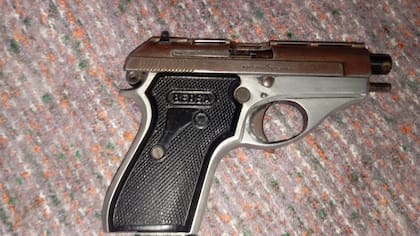La pistola usada en el tiroteo en la escuela de La Matanza